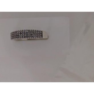 Showcase your promise with this striking 10-karat white gold ring. Framed with a sparkling, captivating halo, it features RD D, equivalent to 1/5 carat total weight. The Cathedral setting adds an extraordinary touch. Ideal for announcing your intentions and promises, this gorgeous ring spells elegance in every facet.