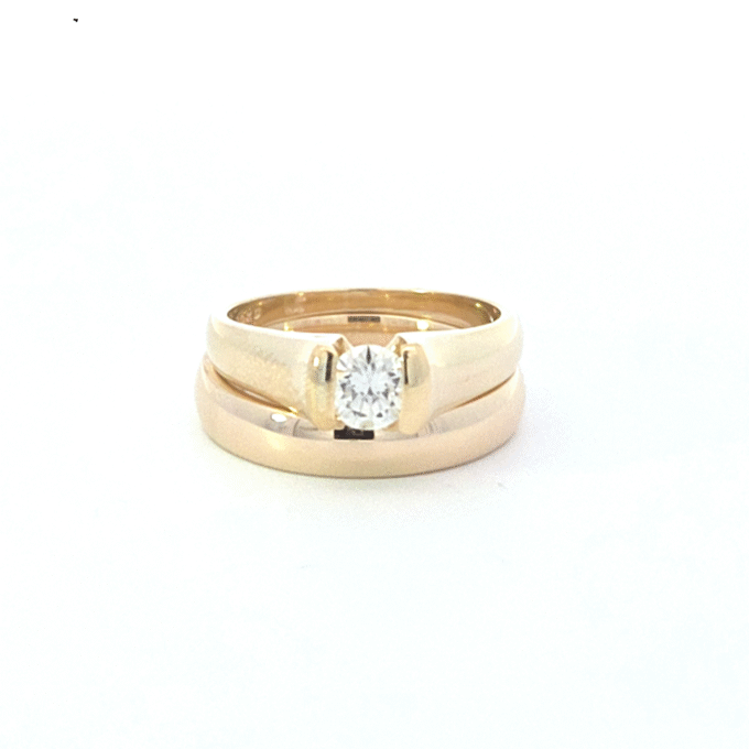Pre-Owned14K Yellow Gold Solitaire Ring with .40ct Round Diamond and Polished Wedding Band Set