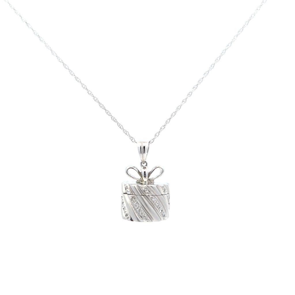 Pre-Owned 14k White Gold Hat Box Diamond Locket, .20ctw
